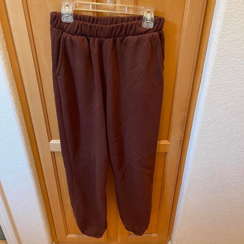 Women’s Zara Brown Sweatpants with pockets size medium